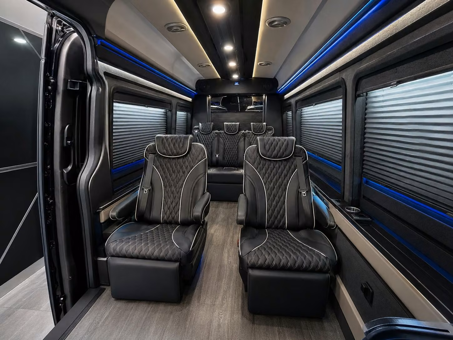 find the right shuttle bus for university of colorado boulder group travel to the airport